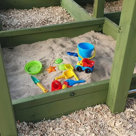 Grosses Freistehendes Einfamilienhaus *