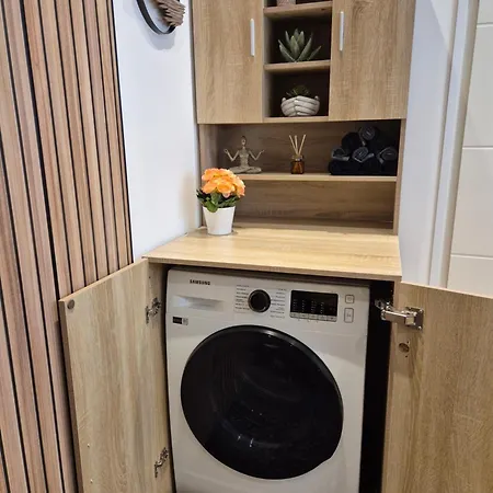 Grosses Freistehendes Einfamilienhaus *