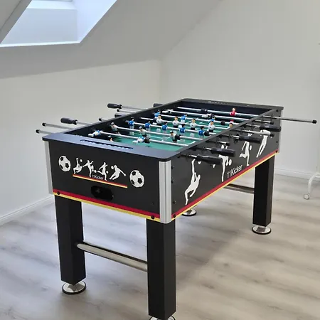 Grosses Freistehendes Einfamilienhaus 칼텐키르헨