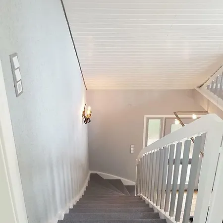 Grosses Freistehendes Einfamilienhaus 칼텐키르헨